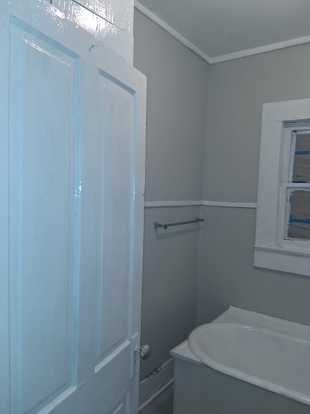 Building Photo - 1903 Shirland Ave