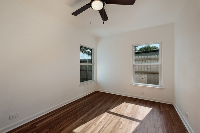 Building Photo - 143 Shasta Ave