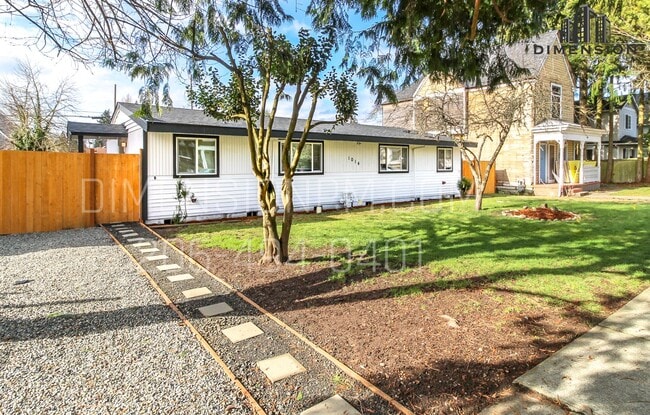 Building Photo - 1014 S State St