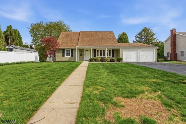 Building Photo - 3 Cypress Rd