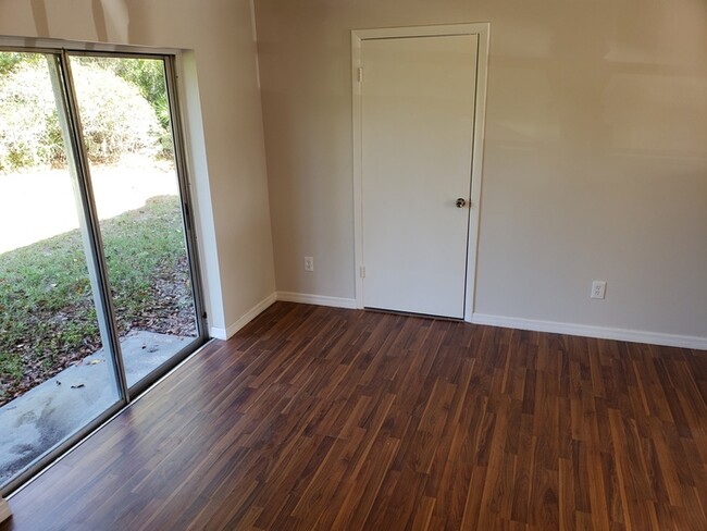 Building Photo - 2904 Foxdale Dr
