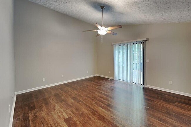 Building Photo - 2242 Josephine Ct