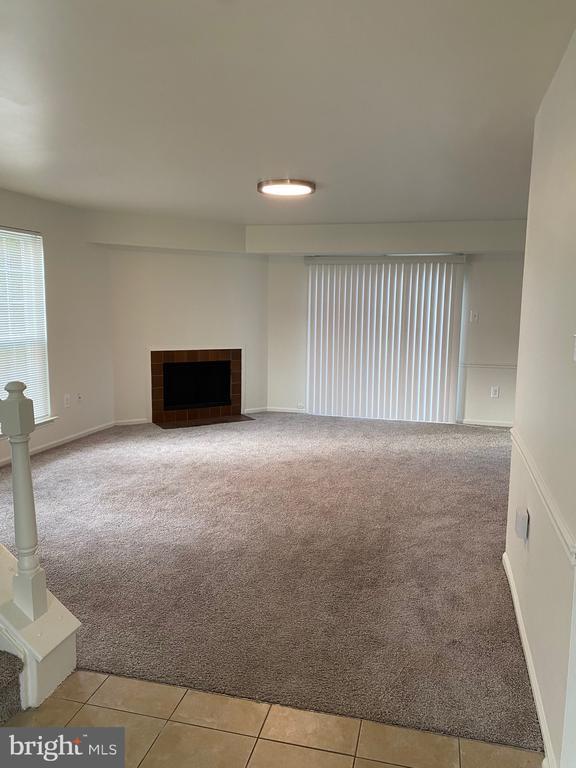 Building Photo - 1811 Hennessy Dr