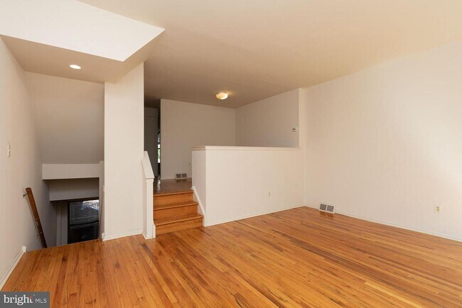 Building Photo - 215 N 23rd St