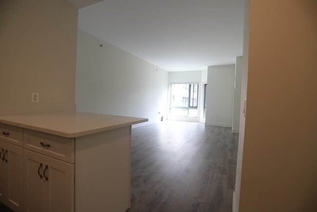 Building Photo - 24 2nd St