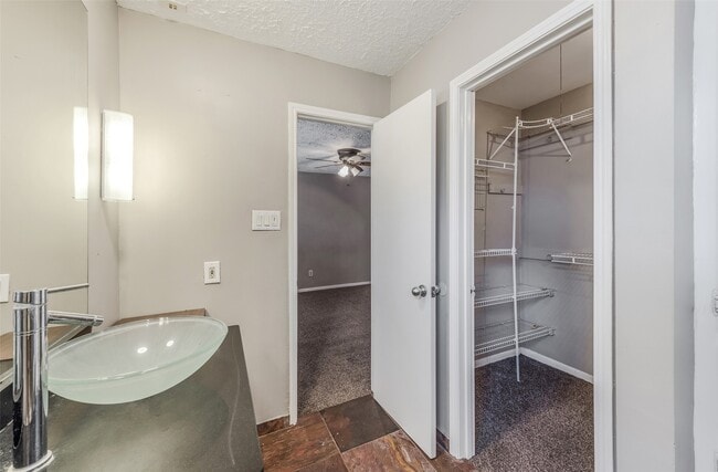 Building Photo - 13318 Queensride Ln