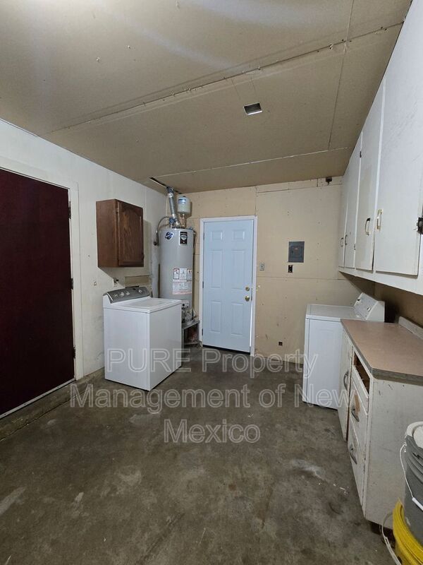 Building Photo - 2625 E 22nd St