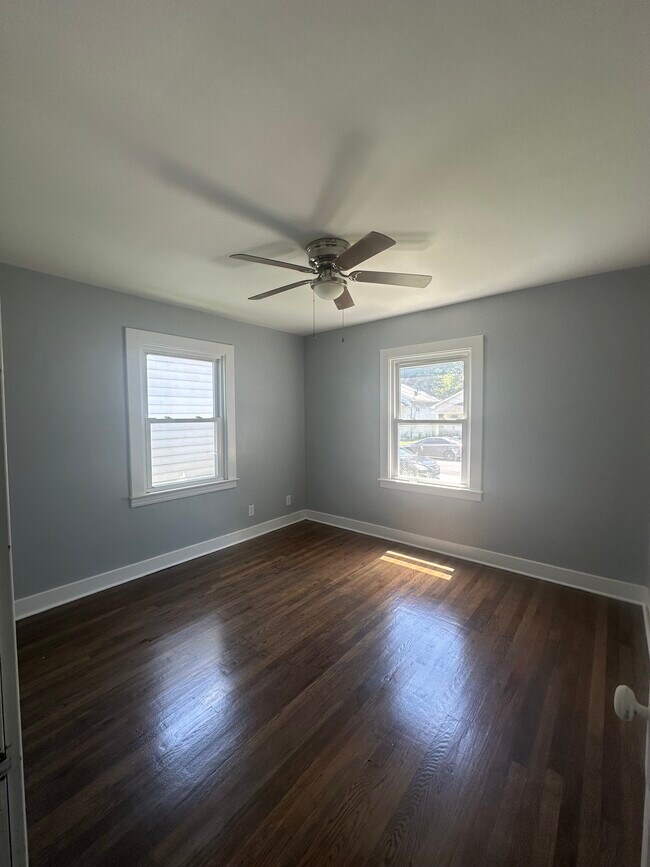 Primary Photo - 529 Beecher St