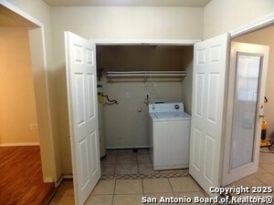 Building Photo - 636 W Norwood Ct