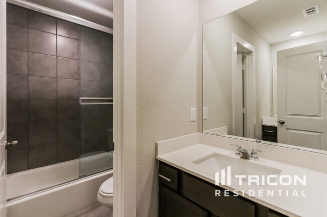 Building Photo - 2451 Cohorn Trl