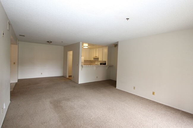 Primary Photo - Large 2 bedroom 2 bathroom condo available...