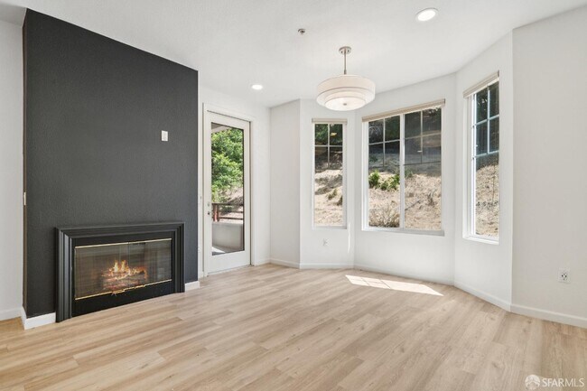 Primary Photo - 200 Caldecott Ln