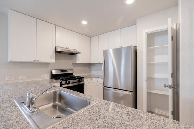 Building Photo - 10799 Giacconi Dr