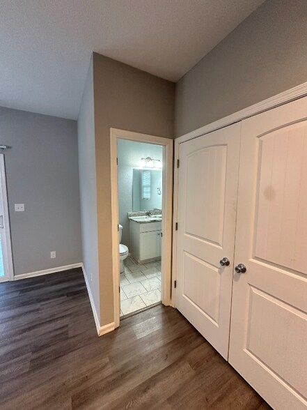 Building Photo - 521 Ashley Ave