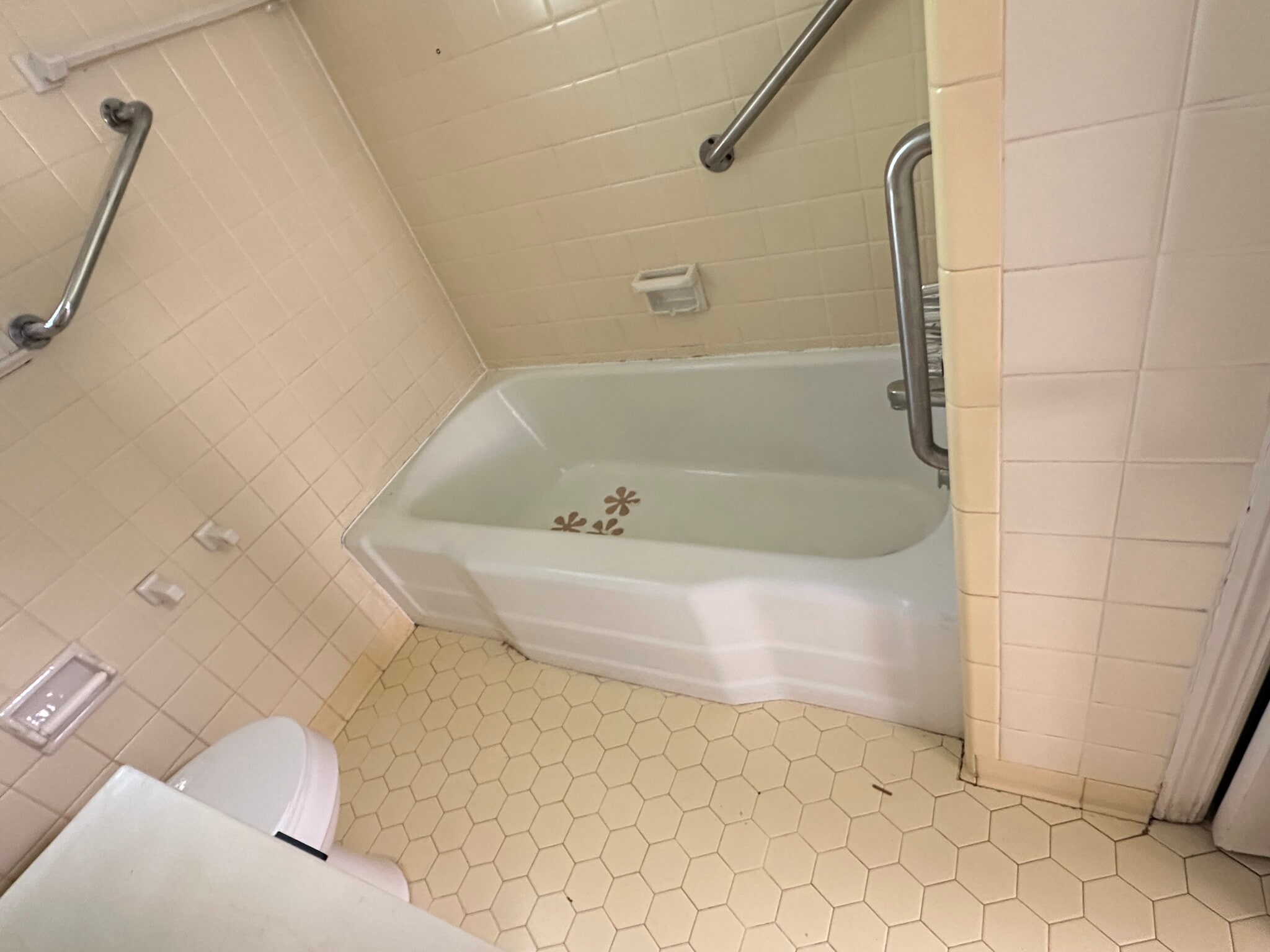 Full bath - 309 Tyne Ave
