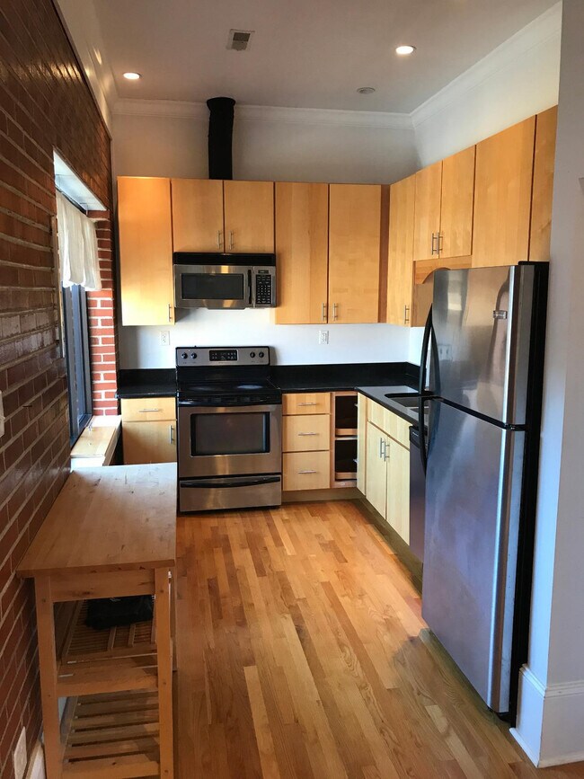 Building Photo - 380 S Upper St