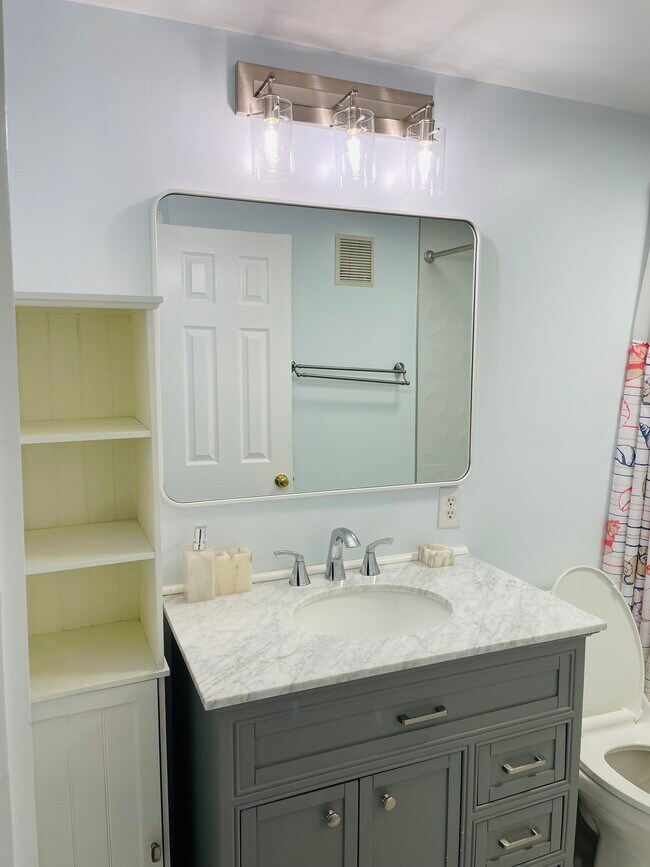 Bathroom 2 - 42 Beacon Hill Ct