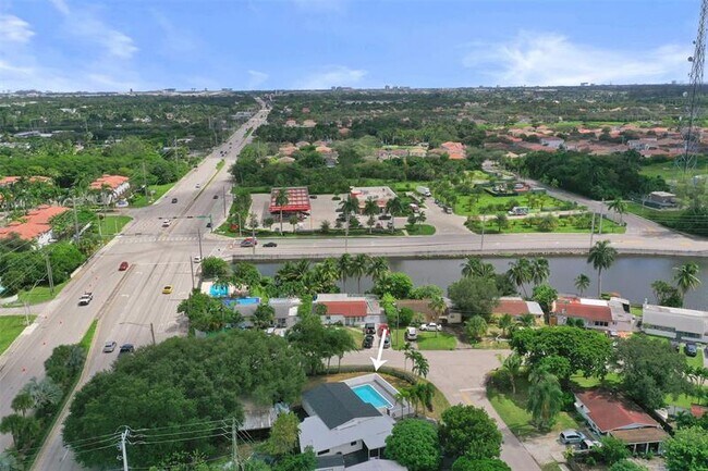 Building Photo - 4101 SW 48th Ct