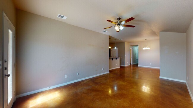 Building Photo - $1,395 + 2 WEEKS RENT!!