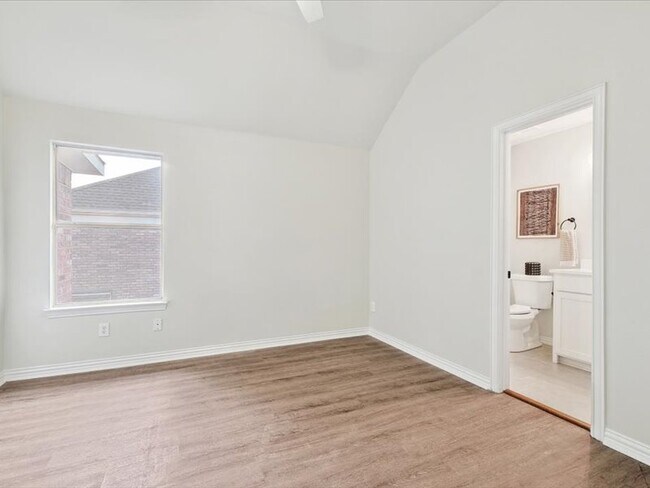 Building Photo - 9705 Terence Dr