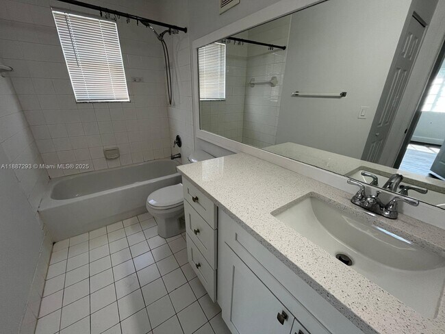 Building Photo - 655 SW 111th Way