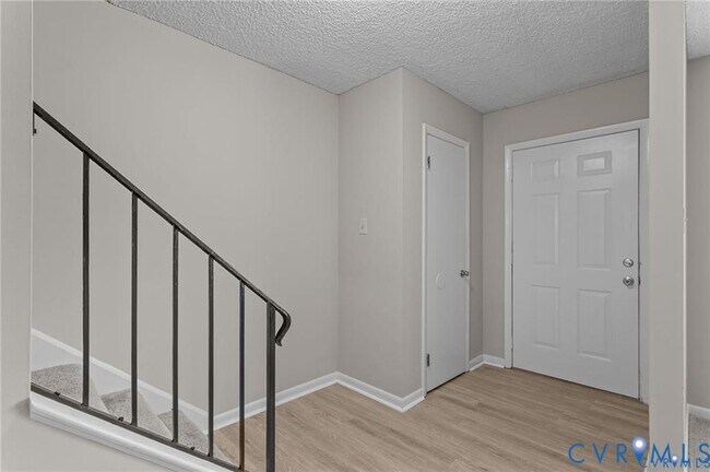 Building Photo - 2613 Chancer Dr