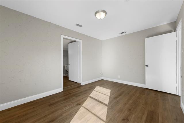 Building Photo - 1502 Kent Dr