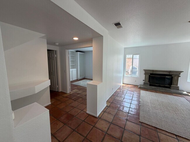 Building Photo - Beautiful 3 bed/3 bath In San Clemente