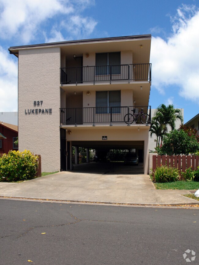 Building Photo - 827 Lukepane Ave