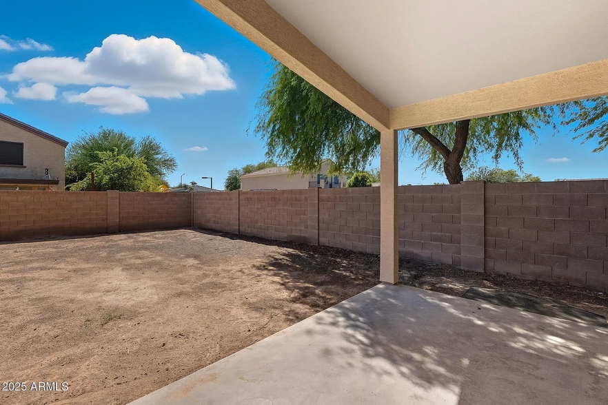 Building Photo - 2148 N Santiana Pl