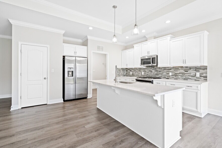 Building Photo - 6531 Knob Creek Dr