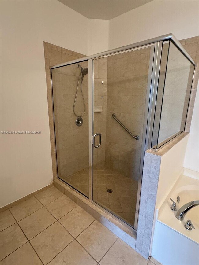 Building Photo - 297 Las Brisas Cir