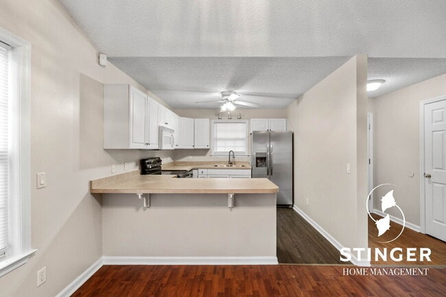 Building Photo - 15 Mary Elizabeth Dr