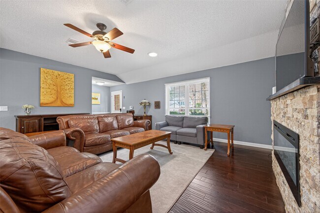 Building Photo - 35 Sheep Meadow Pl