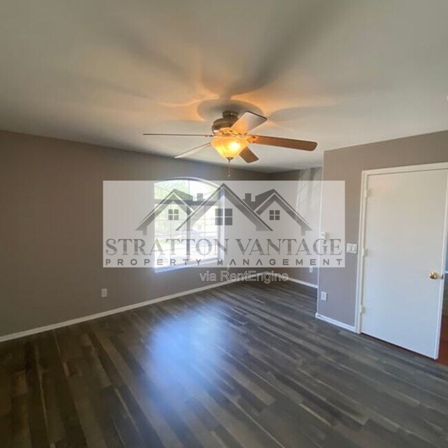 Building Photo - 10646 W Alvarado Rd