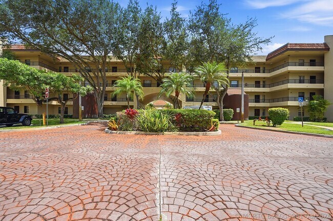 Building Photo - 10401 W Broward Blvd