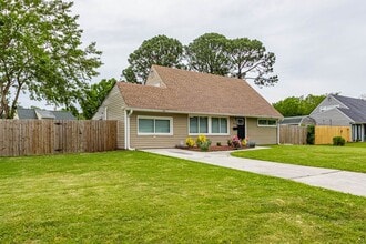Building Photo - Norfolk Updated Home