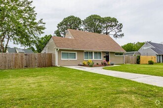 Building Photo - Norfolk Updated Home