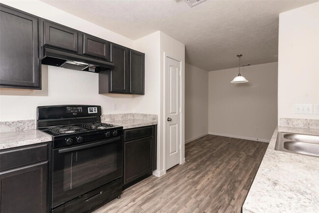 Building Photo - 4023 Rose Mary Bend