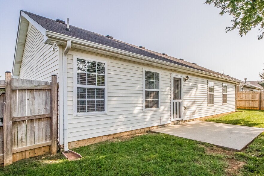 Building Photo - 1147 Melvin Dr