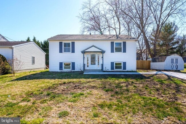 Building Photo - 150 Fairway Rd