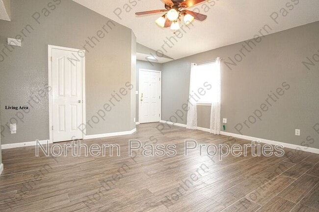 Building Photo - 4020 Tierra Inez Pl