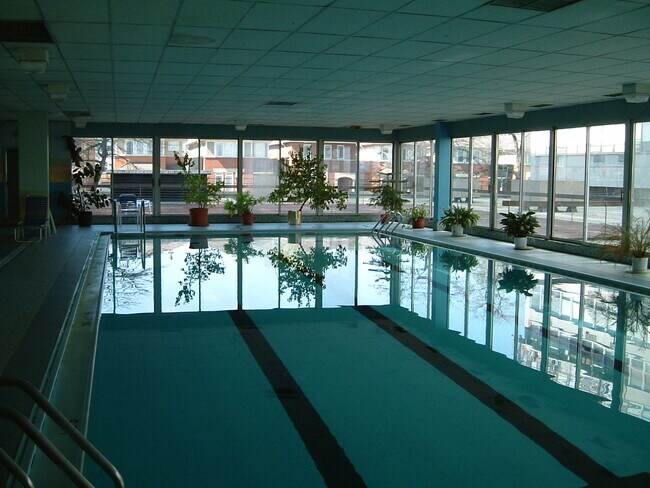 Pool with health club membership - 4800 S Chicago Beach Dr