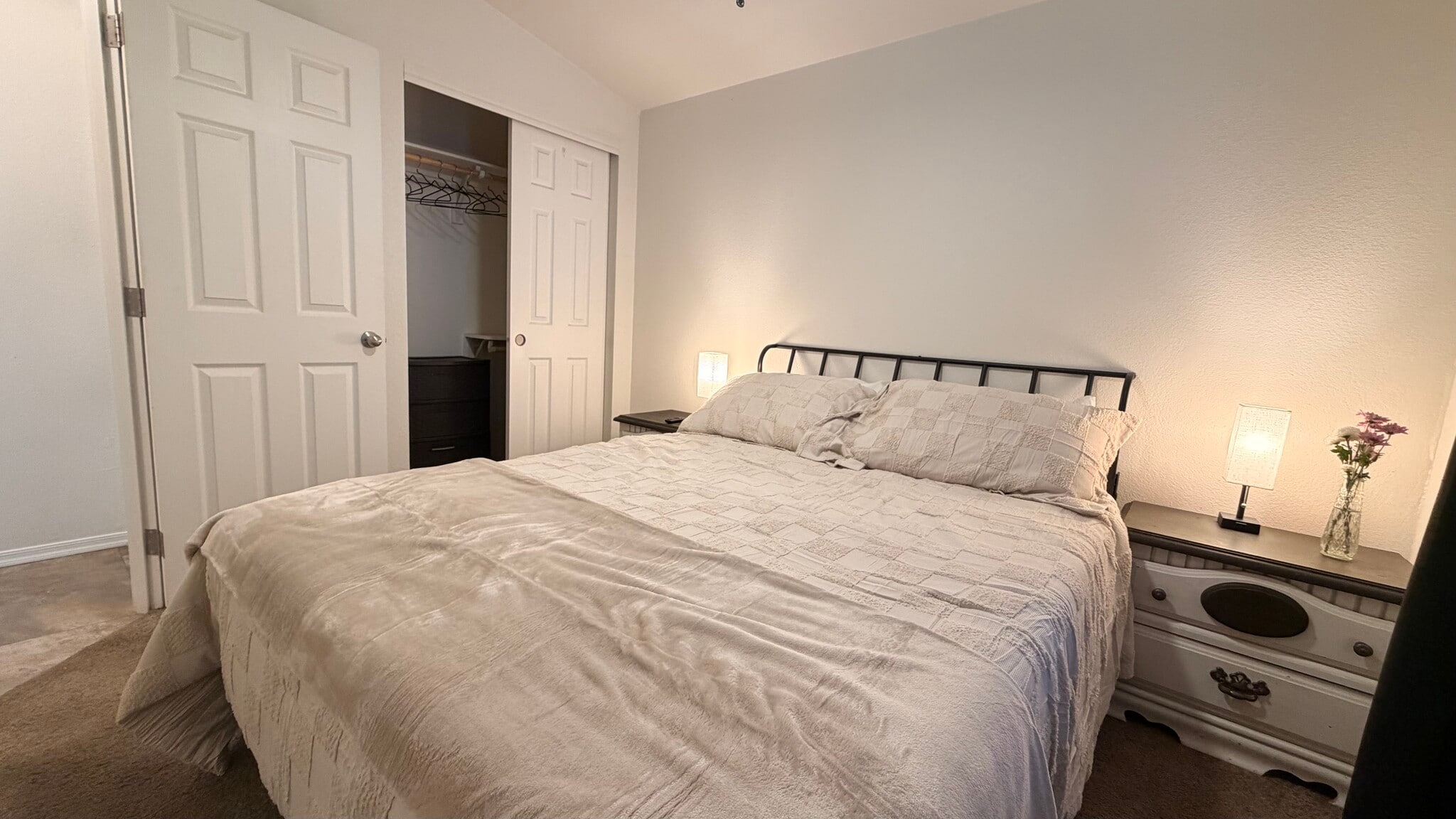 Guest Bedroom - 1001 E Owens