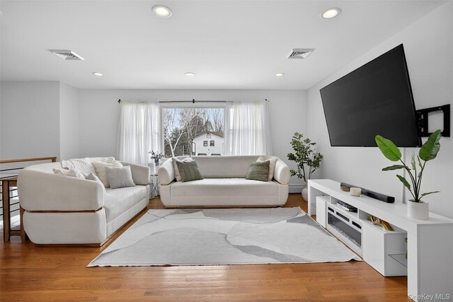 Building Photo - 4 Millard Cir