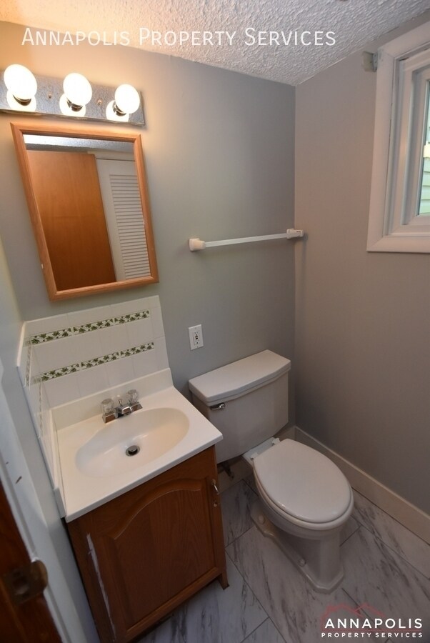 Building Photo - 804 Pin Oak Rd