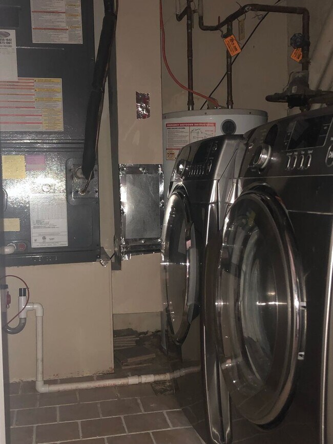 Building Photo - Well Maintained & Updated - 3 BR - Reston Metro