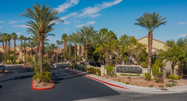 Building Photo - 2 Bedroom, 2 Full Bath Newly Renovated Con...
