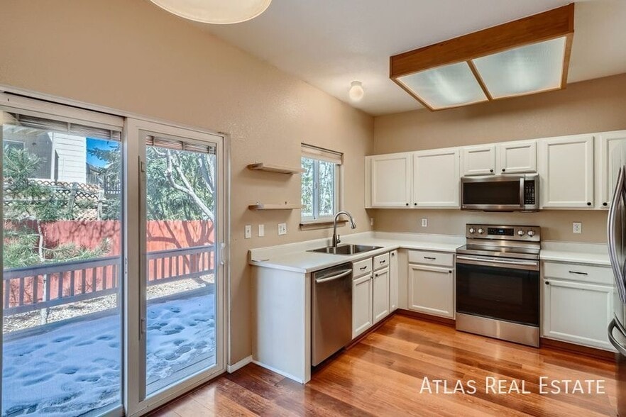 Building Photo - 4827 Ardley Dr