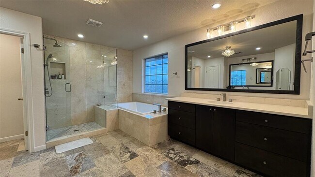 Building Photo - 9604 Crenata Cove